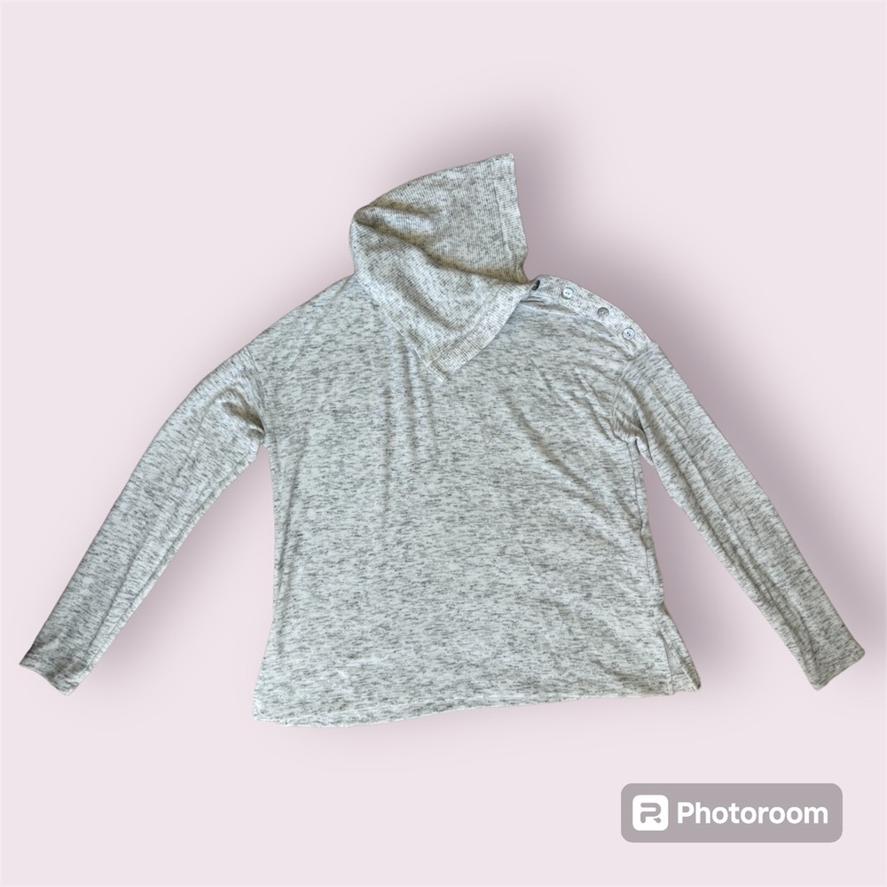 Sweatshirt color grey. Brand Michael Stars. Size S